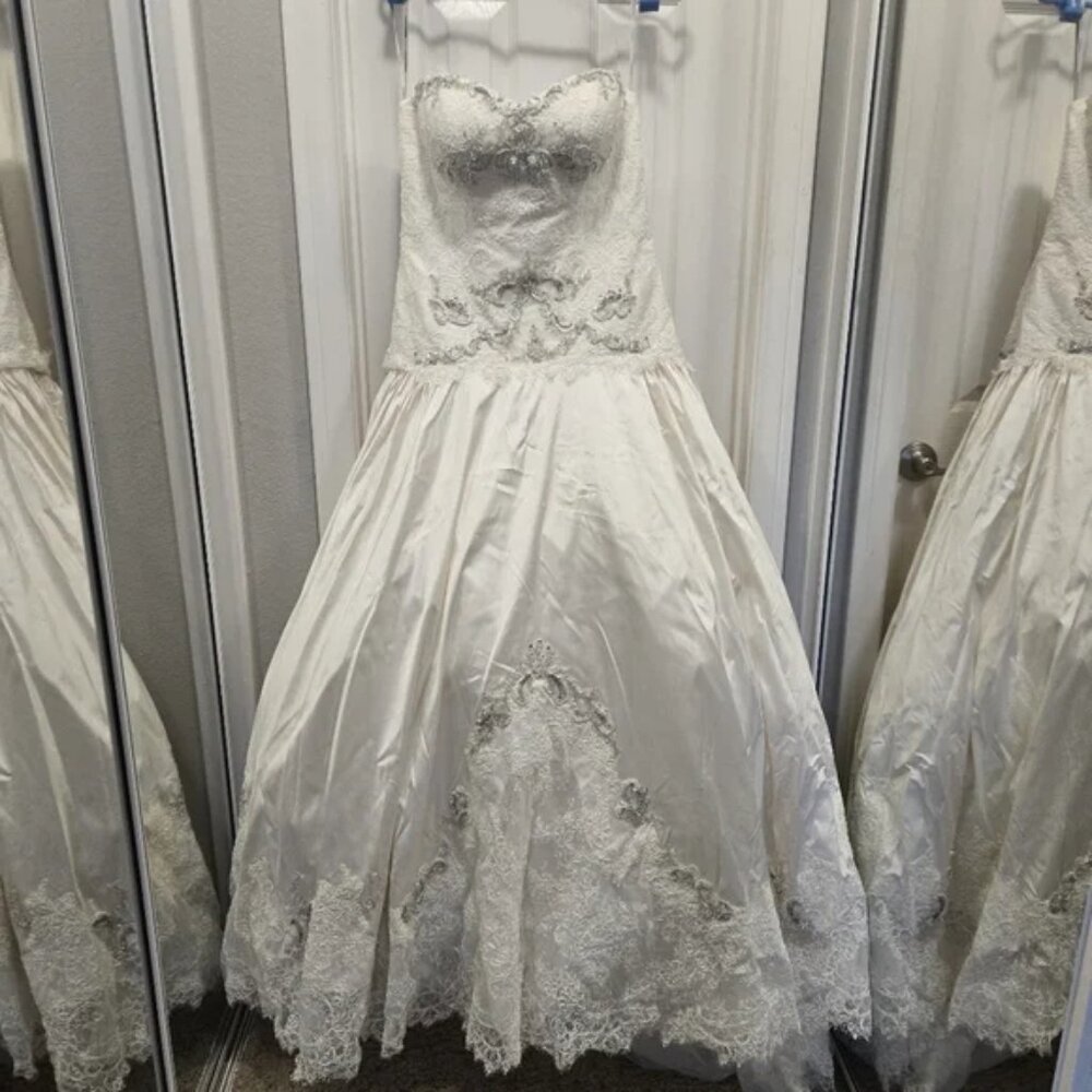 Martina liana elegant silk Lace Strapless Wedding Dress